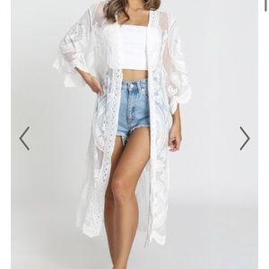 Showpo White Lace Kimono S/M. BRAND NEW